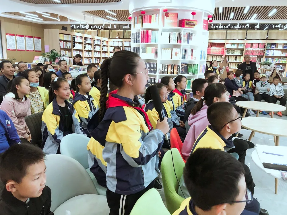 白银市妇联举办“诵国学经典·传优良家风”国际家庭日专场亲子阅读活动