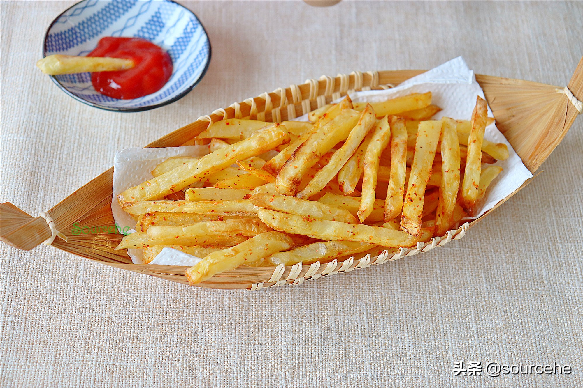 放暑假了，孩子想吃炸薯条不用买，在家简单实惠，比麦当劳还酥脆