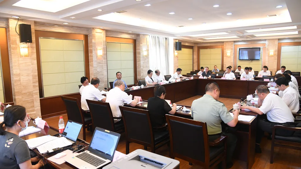 市五届人大常委会第四十五次会议举行第一次全体会议