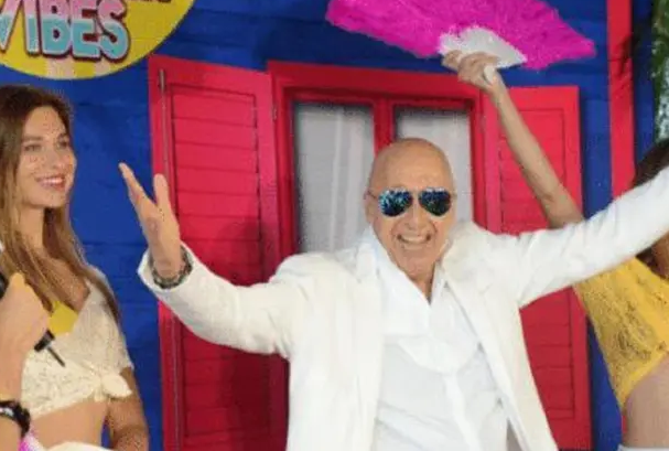 他放弃美国和加拿大国籍，富商带100亿家产，加