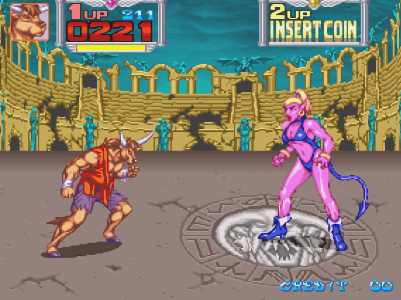 街機游戲讓人畏懼的魔鬼筋肉女，主角的小身板太單薄了