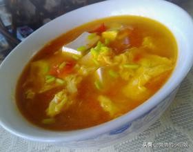 Fresh and delicious egg tofu soup, you can’t help but drink a few more bowls for dinner