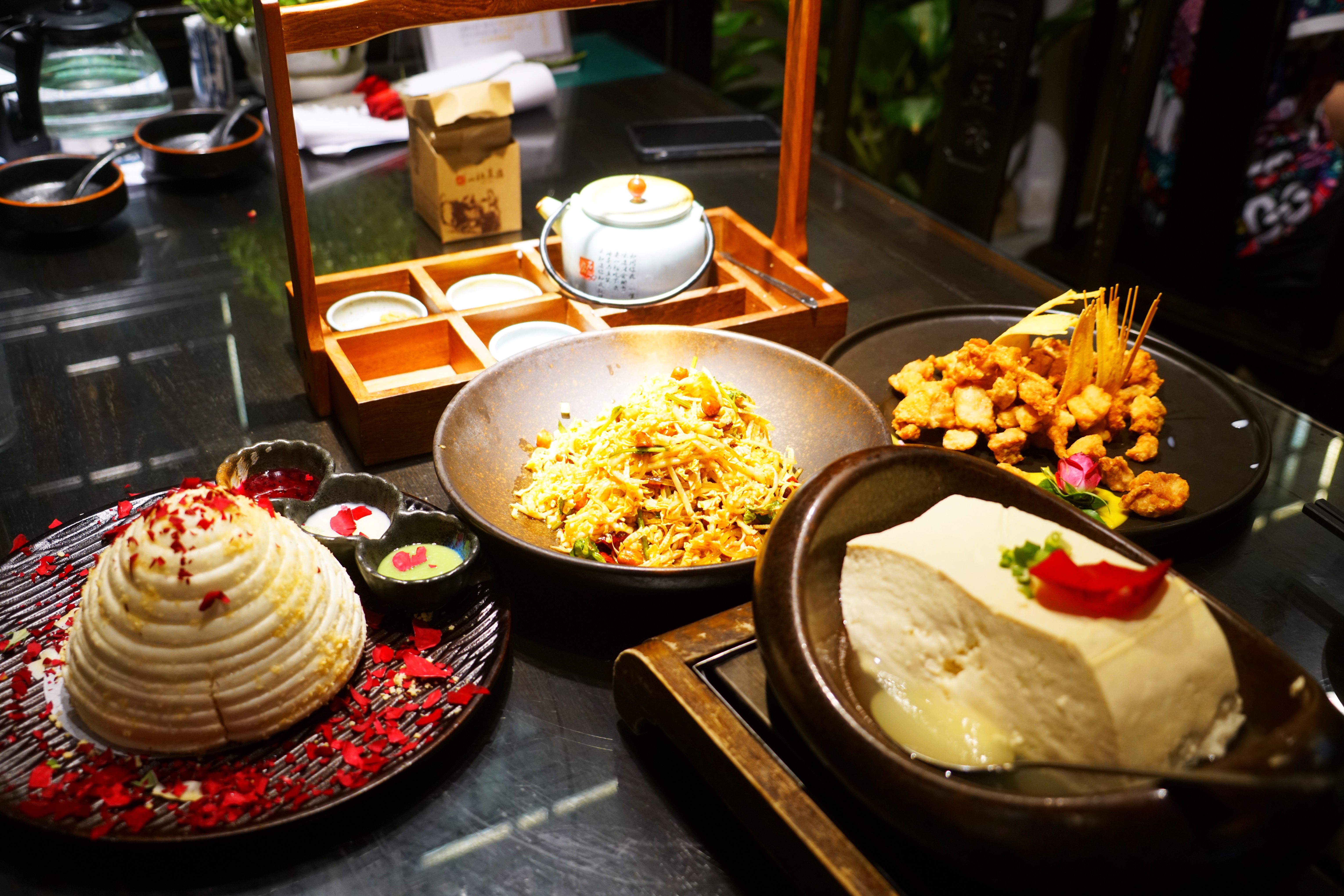 冬天旅行首选目的地，三亚吃喝玩乐全攻略，给你最悠闲的海岛时光