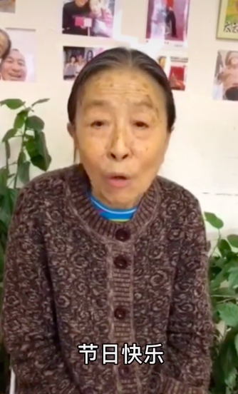 75岁张少华病逝，住院照曝光，双鼻插管手腕有淤青瘦成皮包骨