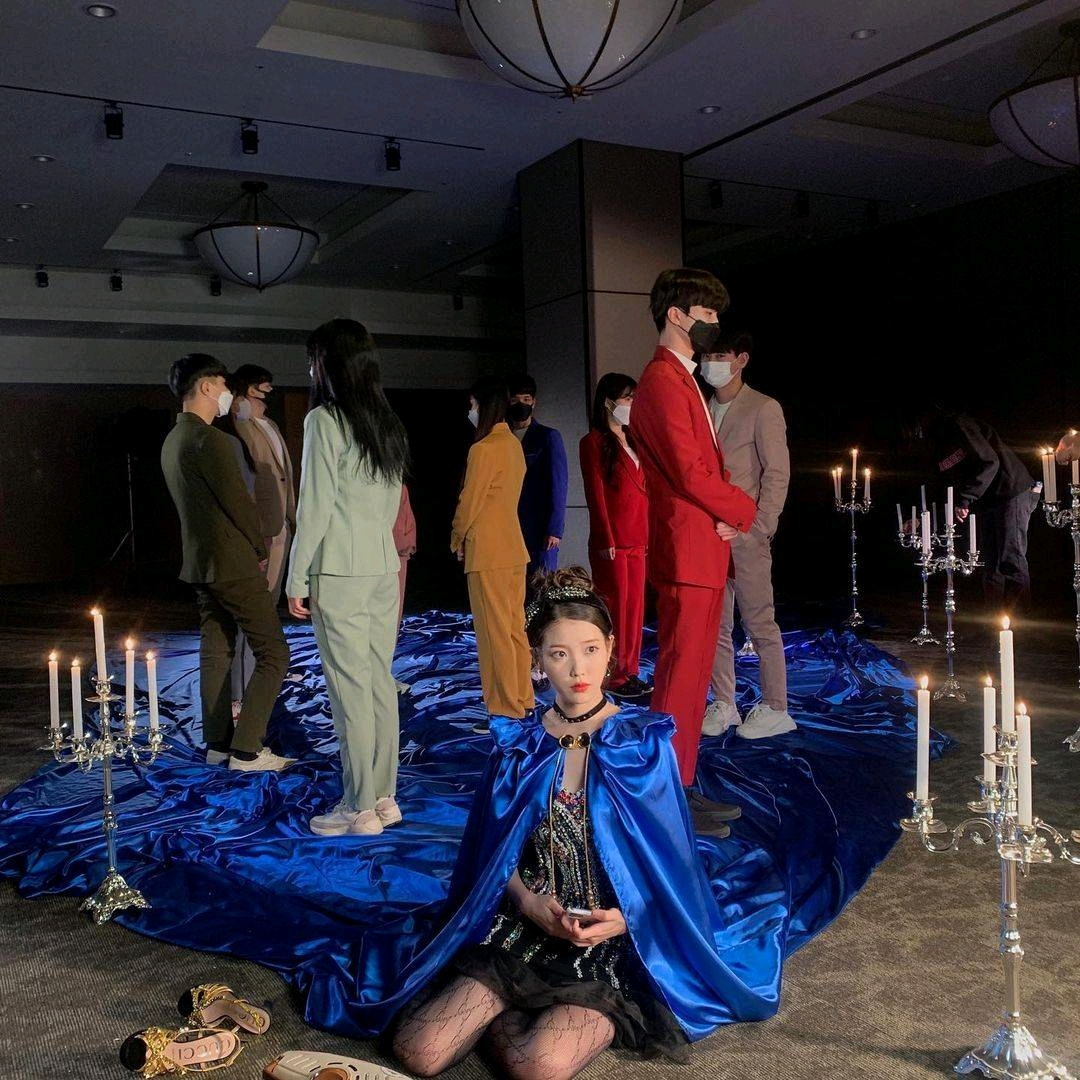 所有女solo斷層第一？ IU油管6支MV破億，小仙女暴風更新隱藏美圖