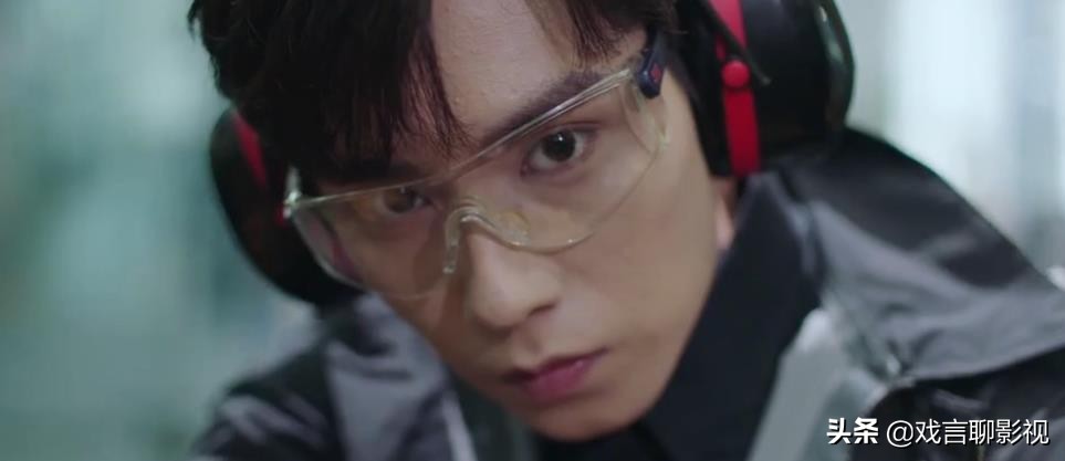 Hu Yitian Li Yitong performs melting sister younger brother to love, costar king installs eaves acting to win support, give a group successfully