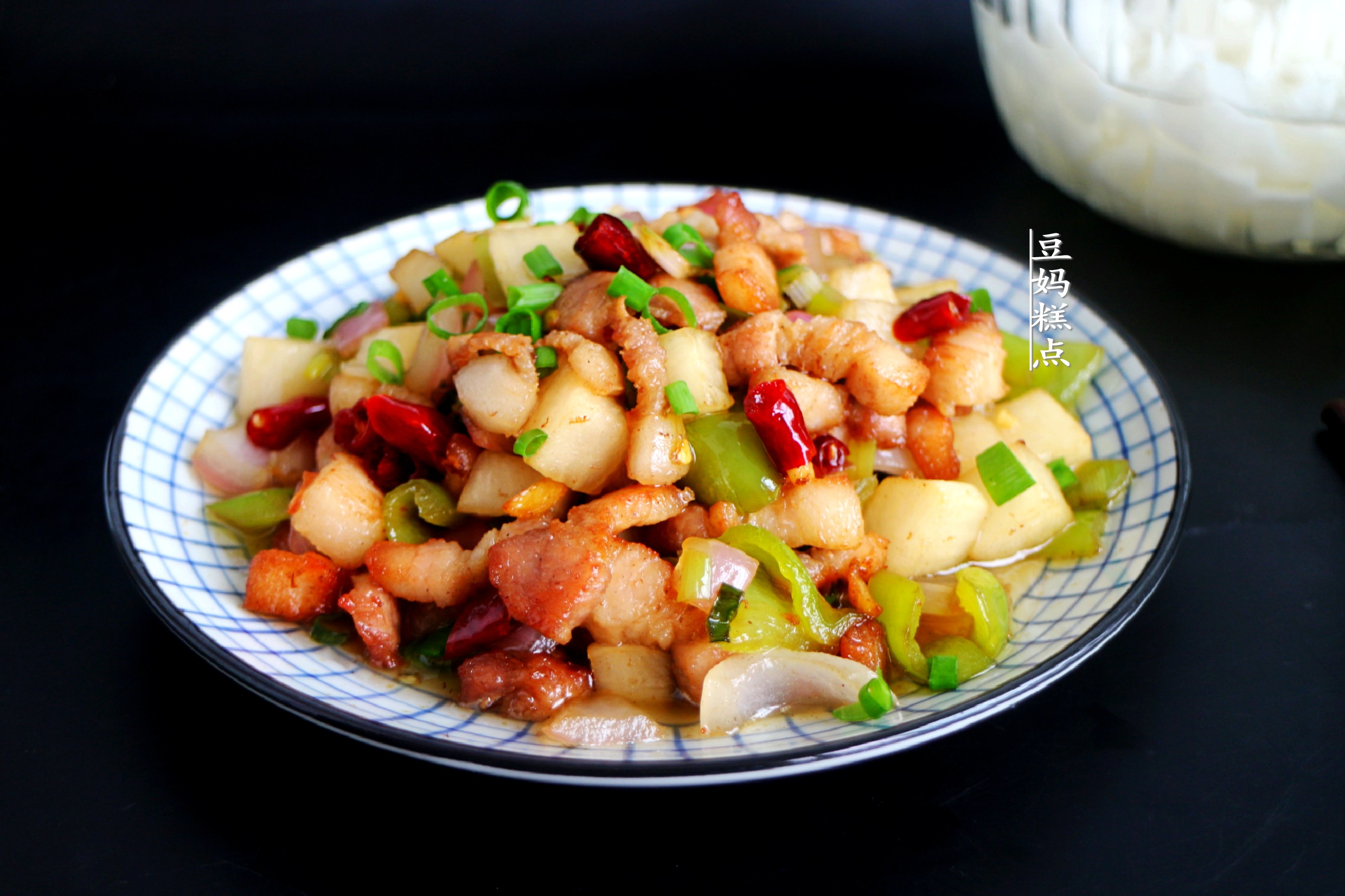 炒五花肉，学会“林大厨”这1招！5分钟上桌，酸香不油好下饭