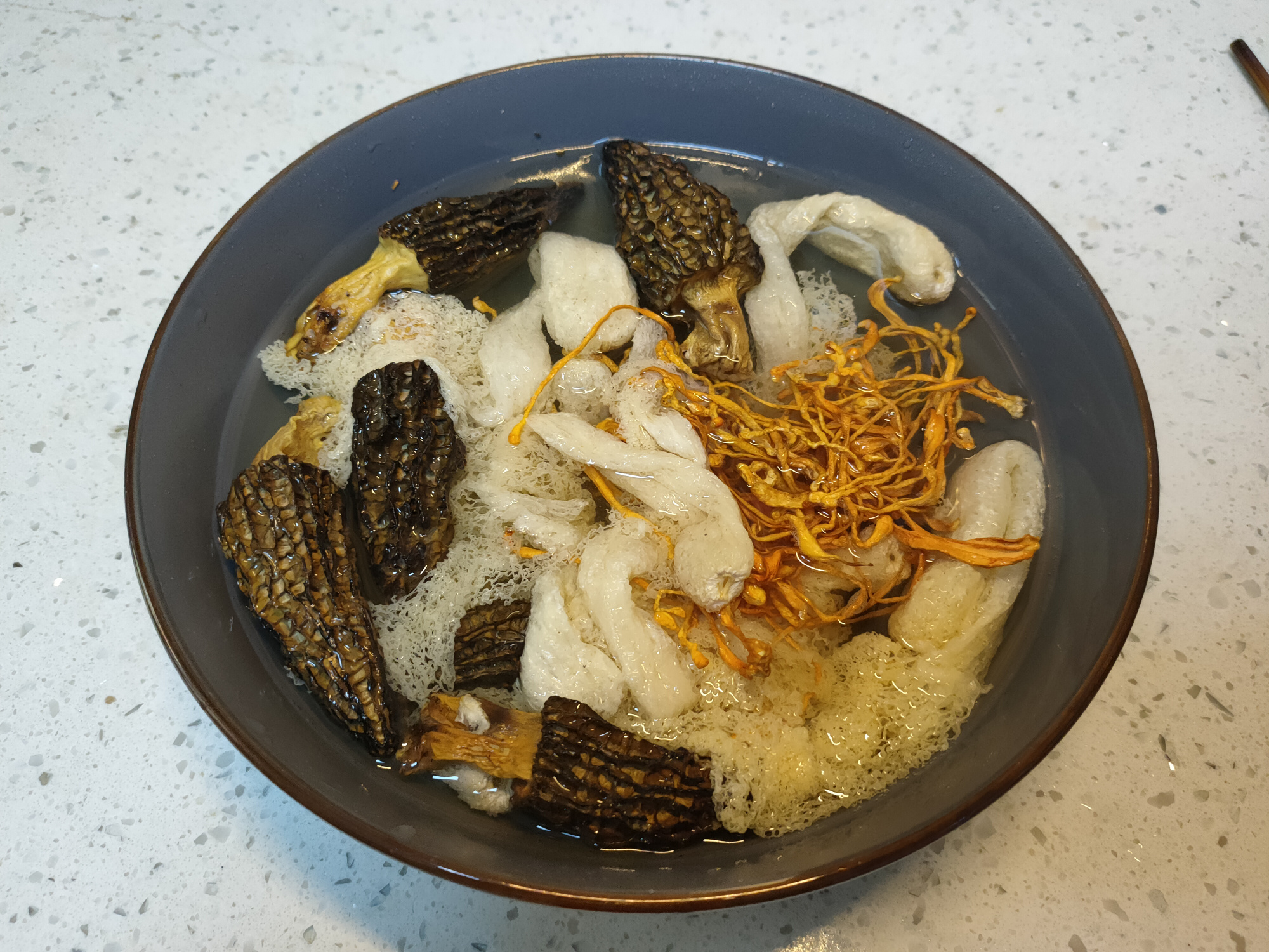 买排骨时，聪明人专挑这两个部位，肉多骨少，一斤才10元左右