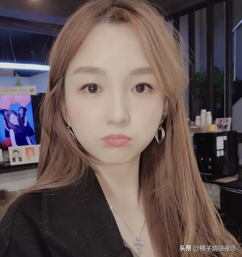 活该！这个靠营销“我爱中国”年入百万的外国网红，终于翻车了