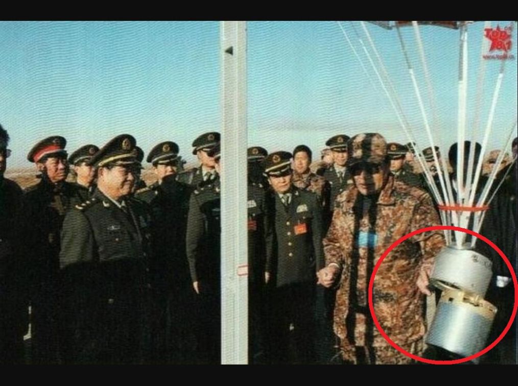 �콵���꣺�й����ģʵ������ĩ������һ����������һ��װ����