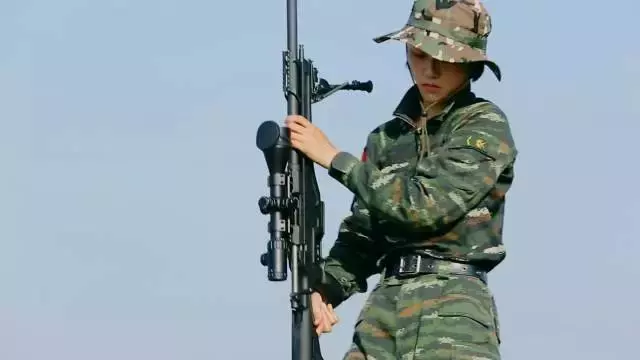 中国坦克兵冲上热搜，这波操作我服