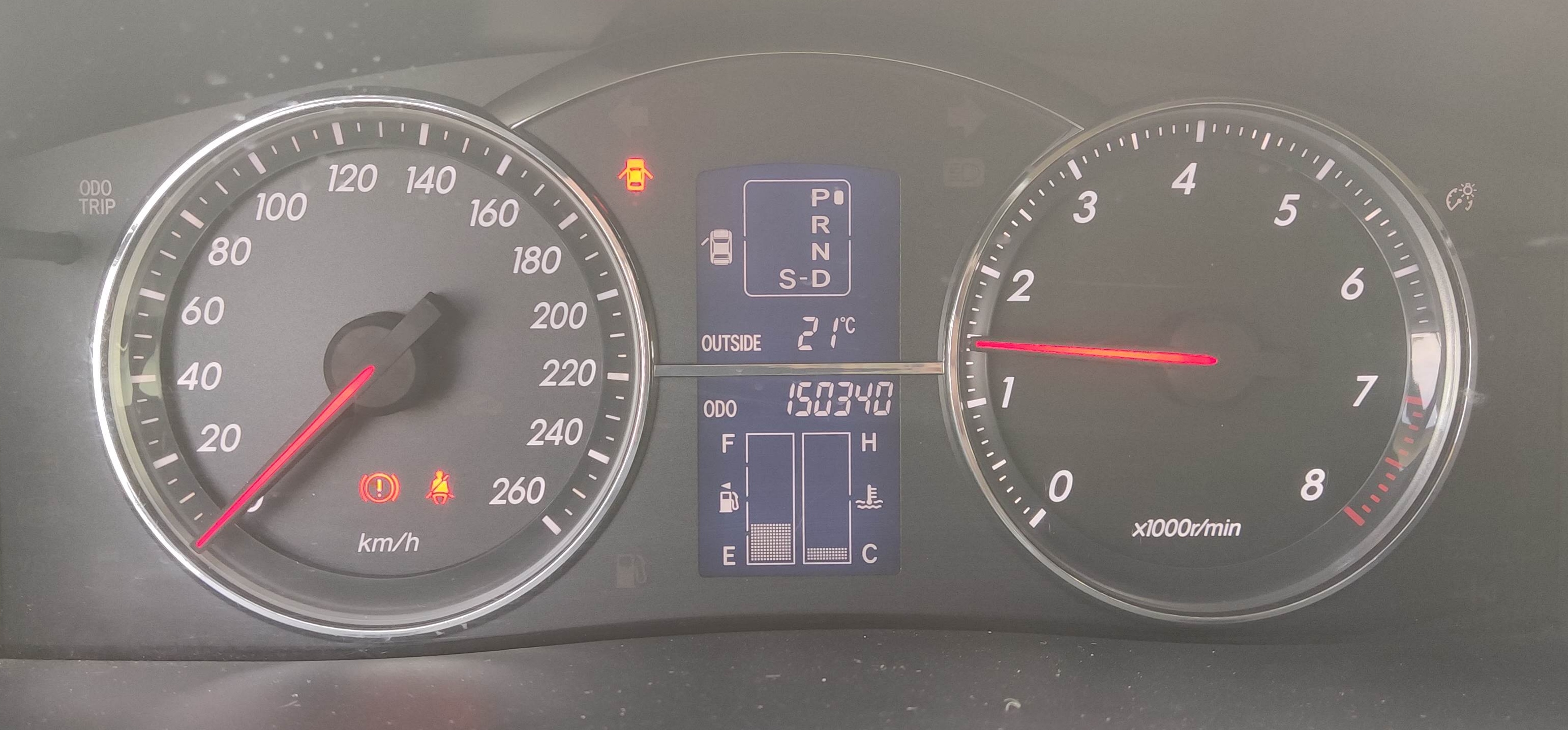 一車兩個銘牌，7萬的老銳志究竟為哪般？