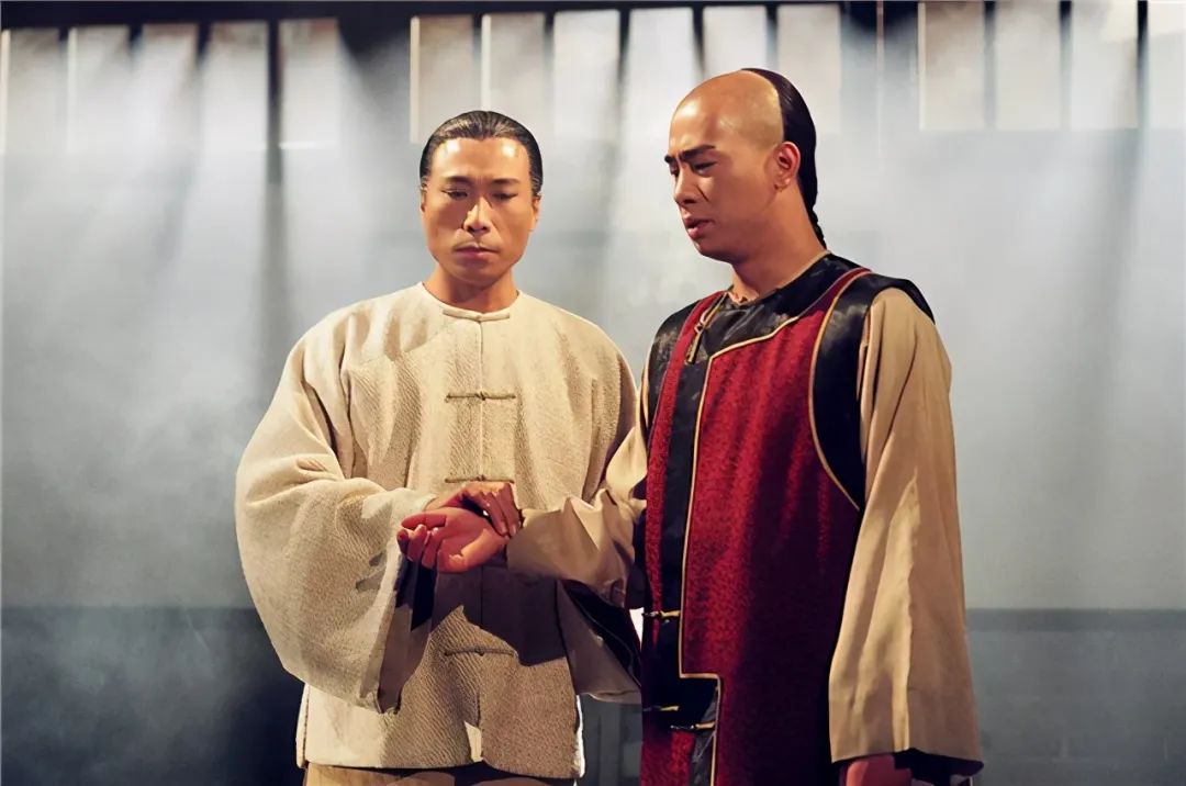 《鹿鼎记》10位主演近况：男三离婚4次，“二老