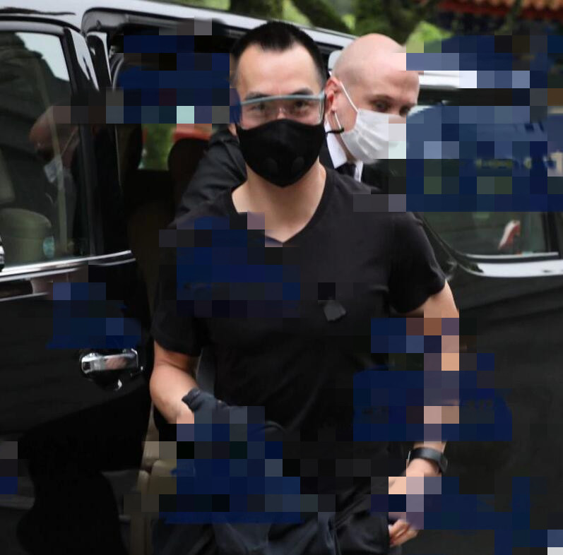 赌王去世头七家属请高僧做法事，四房集体现身