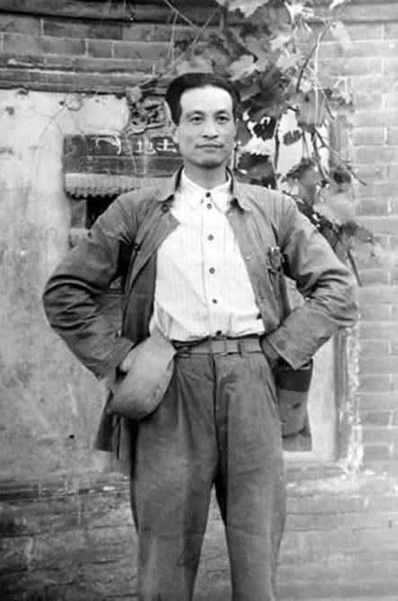 红军抓了一个俘虏，却成我军通信开山鼻祖，5