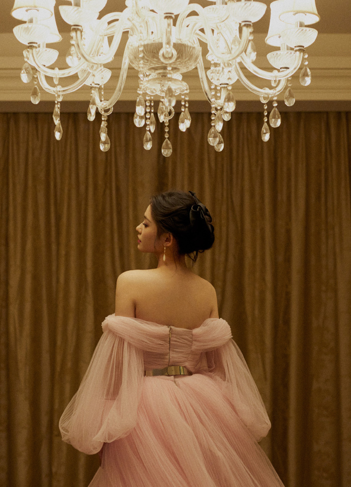 一年刷封20+！林允这张脸，凭什么在时尚圈这么