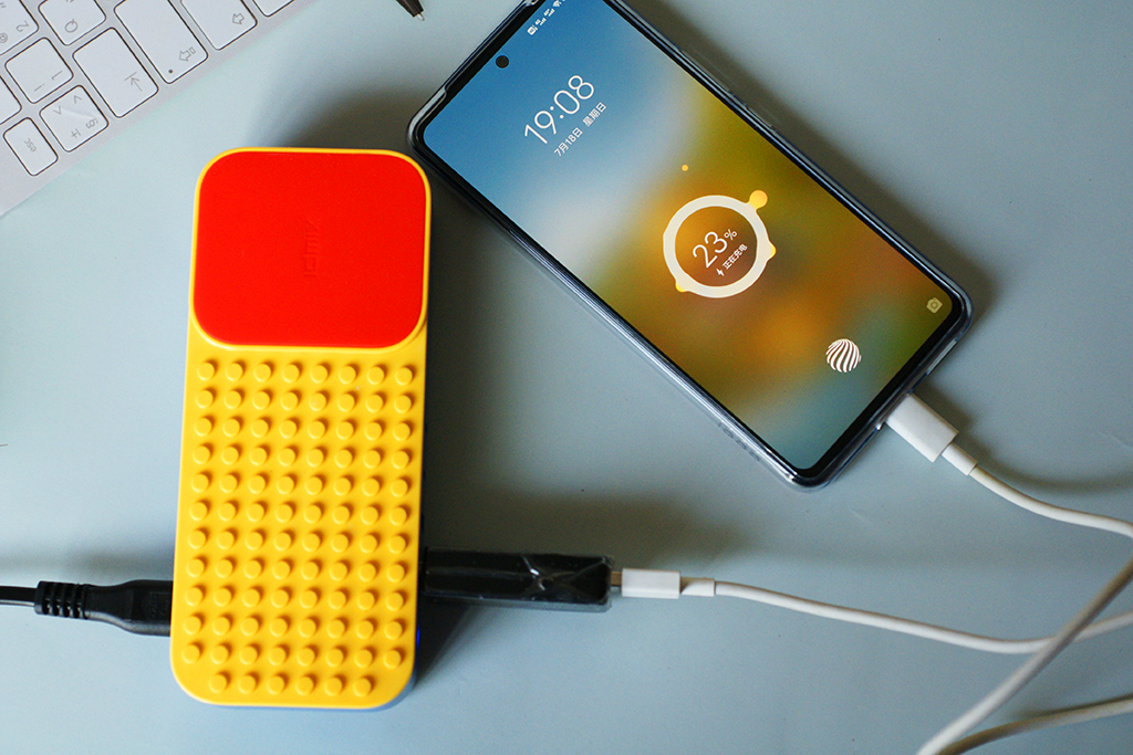 积木+充电新玩法，IDMIX桌面充电器有趣又实用