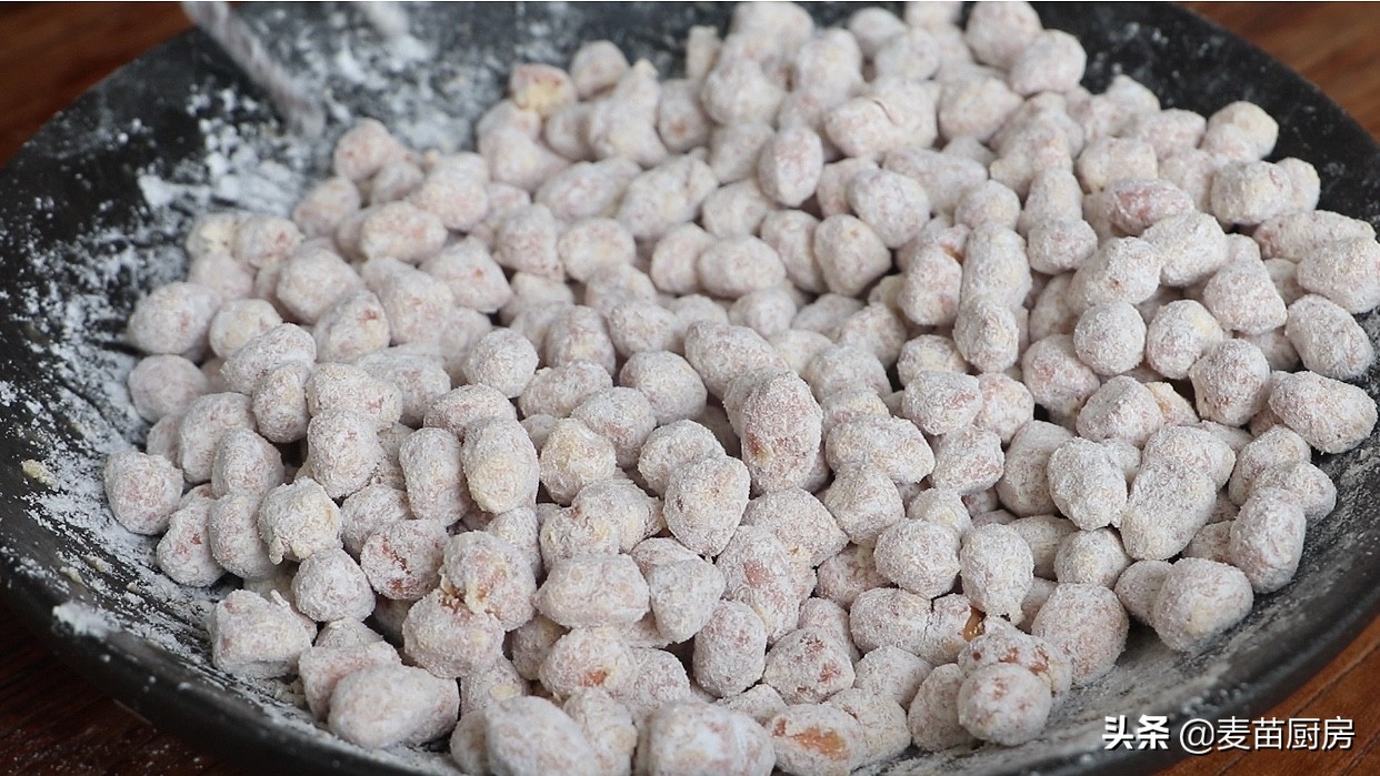 年夜飯花生好吃做法，加2雞蛋，老吃法教會你，吃一次就念念不忘