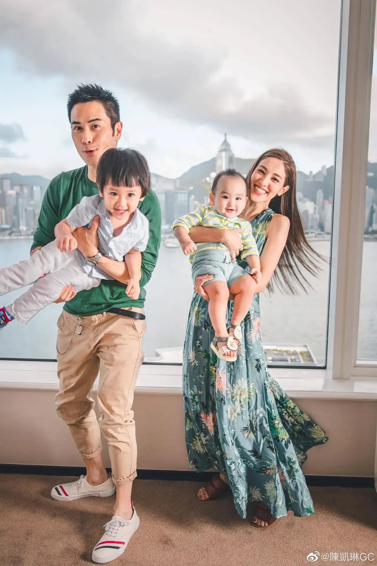 陈凯琳陪大儿子游乐园玩耍，rafa活泼可爱颜值高，母子俩超欢乐