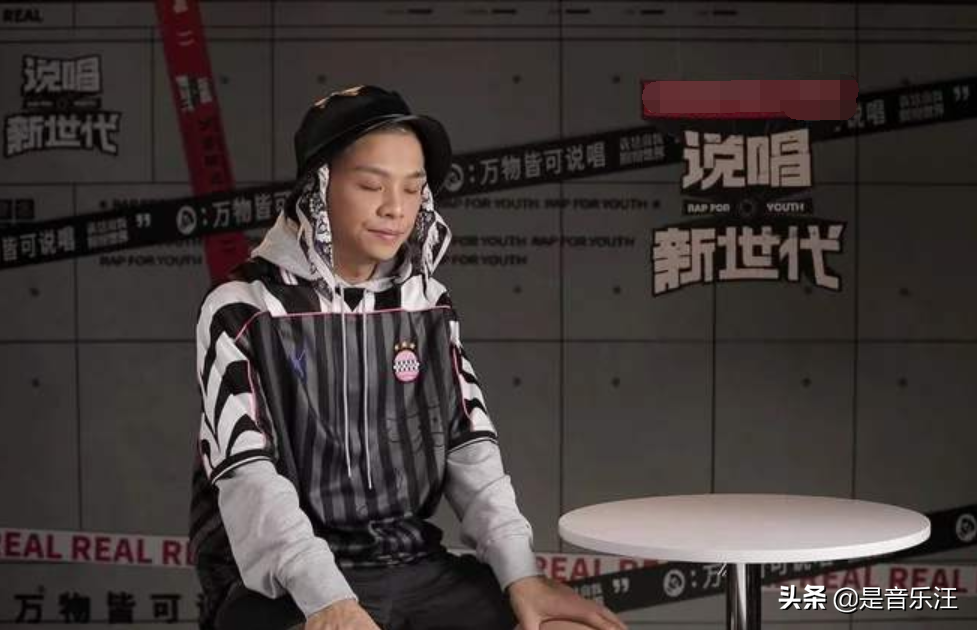 " new generation of a genre of popular entertainment consisting mainly of talking and singing " the player is successional to turn over, after AK is served hot search, 