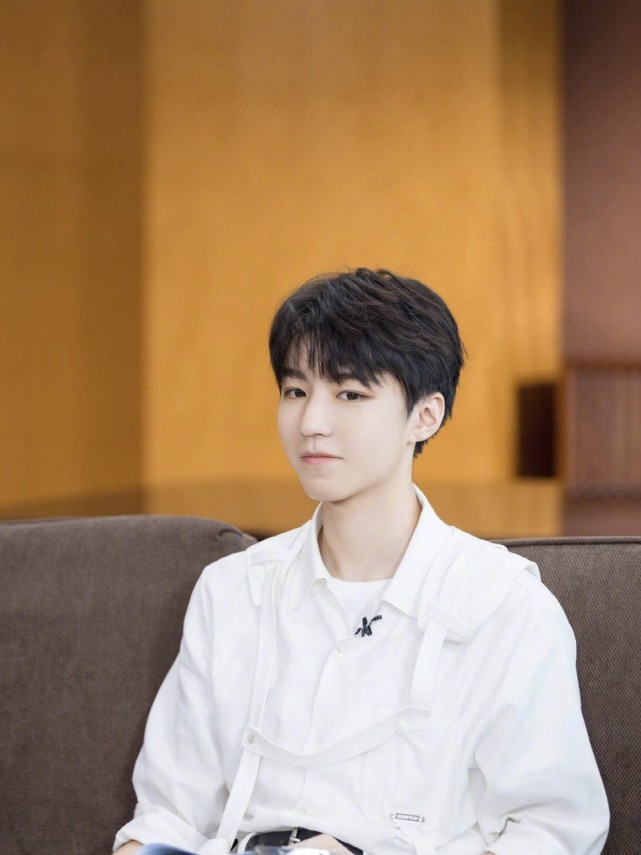 " 1921 " the road is appeared, wang Junkai wears outfit of student of the Republic of China yawn is ceaseless, liu Hao Ran dresses up gent