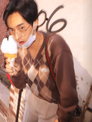 伊能静不舍儿子离开感性表白，母子牵手逛街被误以为是“情侣”