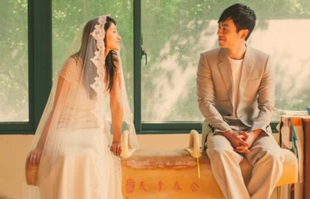 刘天佐晒与演员马伊琍合照：脸颊紧贴惹争议，网友：已婚男多避嫌