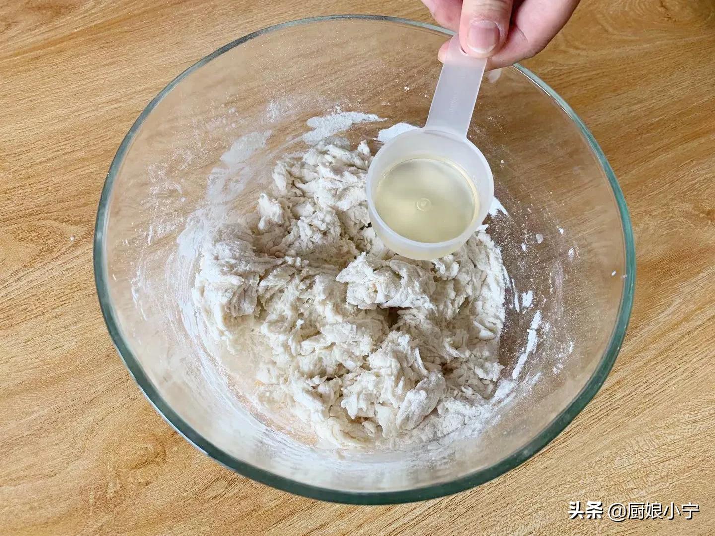 愛吃披薩不用買，學會這配方，外皮酥脆超級拉絲，媲美必勝客