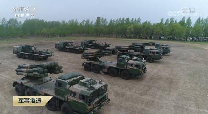 央视披露03式“远火”超高自动化水平：两人就可完成装弹射击