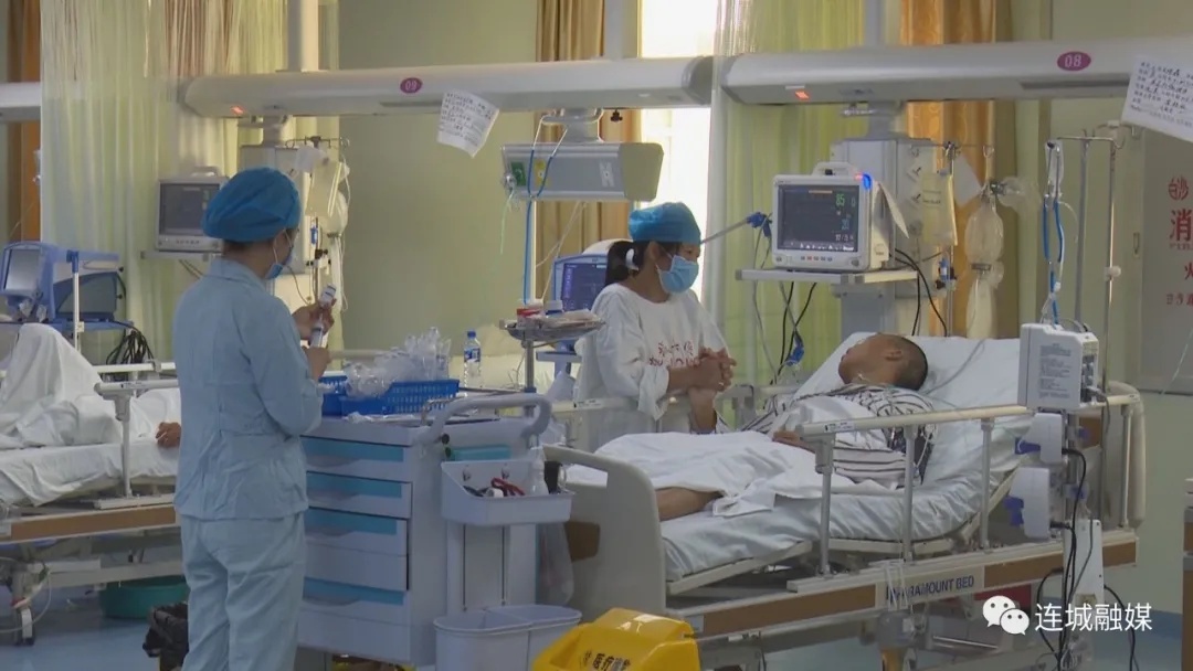 连城：举办2021年“福莲·医学”优秀医务人员表彰大会