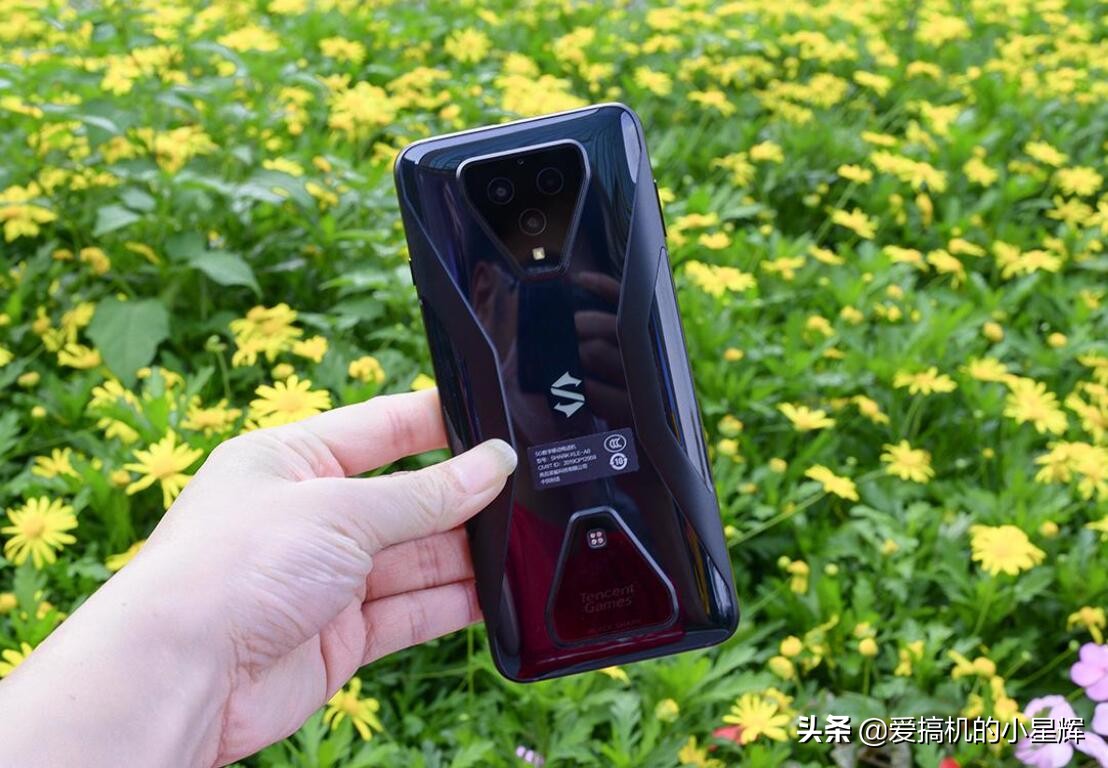 从3499跌至2799，骁龙865+128GB，网友：等到了