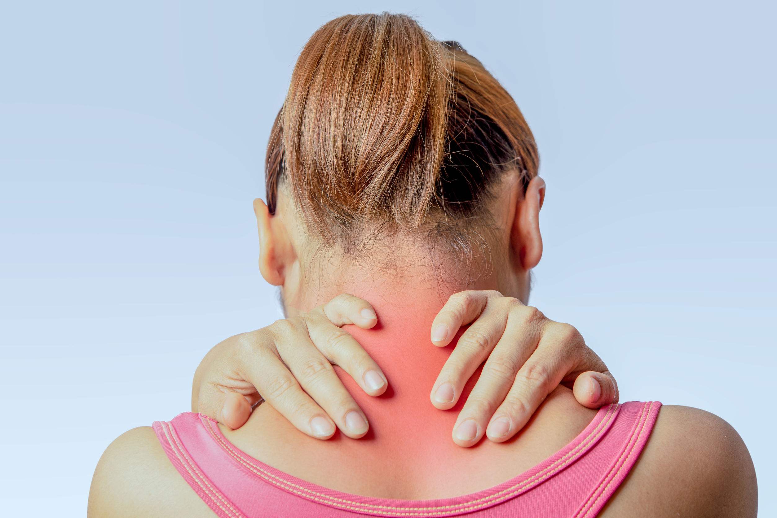頸椎病不止是脖子疼，身體若出現這4種症狀，也可能與頸椎病有關