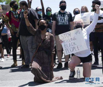 近期，中美各發生了一件大事！