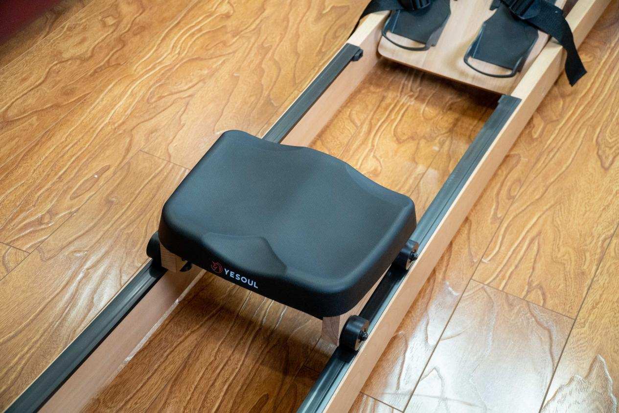 宅家运动，既要科学又要享受，野小兽R40划船机英伦运动体验