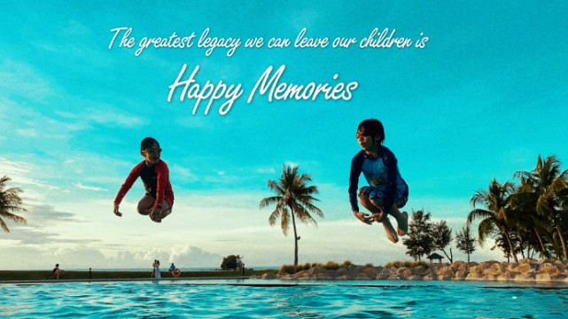 吳尊一家四口旅遊慶生，與老婆海邊擁吻甜如熱戀，浪漫幸福溢出屏