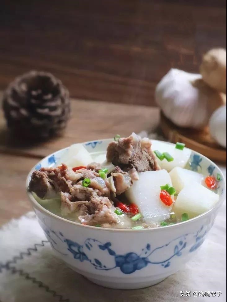 白露前后，记得常吃“3样白1样红”，应季而食身体好，老传统别丢