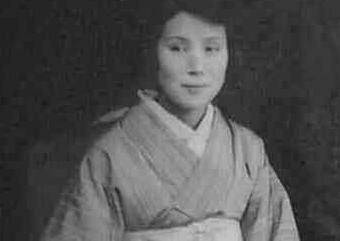 日本女护士嫁中国将军64年，生下歌唱家女儿，女婿更是家喻户晓