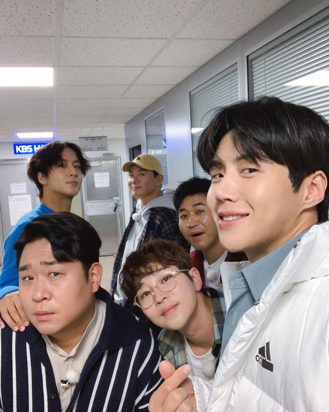 金宣虎两天一夜传下车节目中澄清看到粉丝留言又哭了