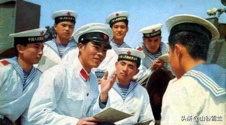 70年以來 中國海軍軍服經歷了數次變遷 如同一幅壯麗的歷史畫卷 幽谷雪 Mdeditor