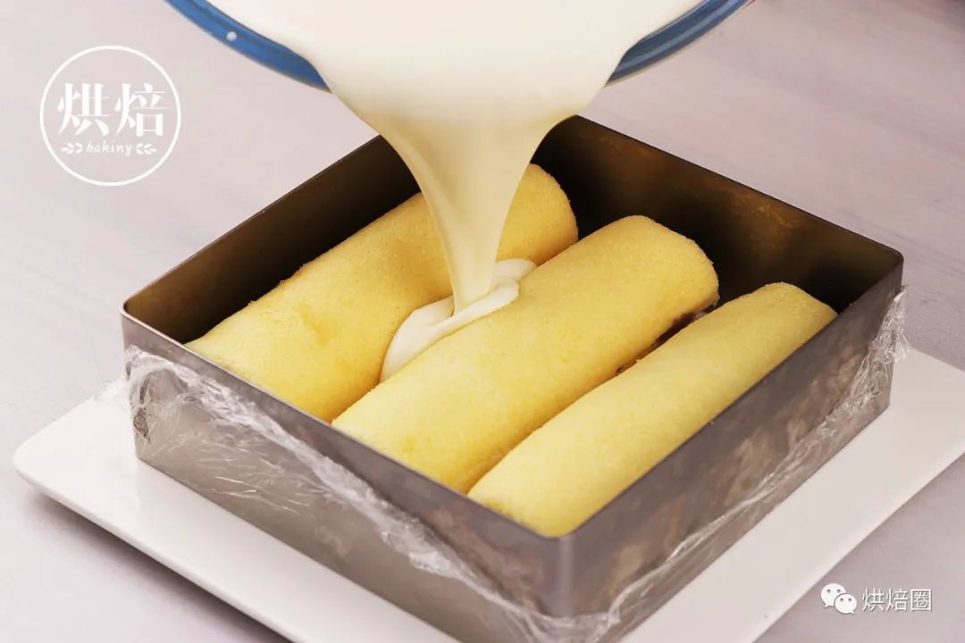 埋进椰香奶油慕斯里的芋泥卷 光看介绍就知道就多好吃了