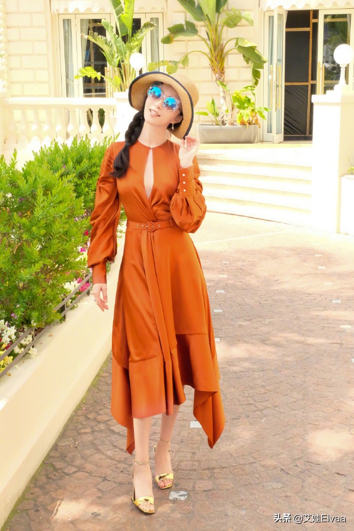 范冰冰这次失手了，绿色长裙112斤穿出122斤，看