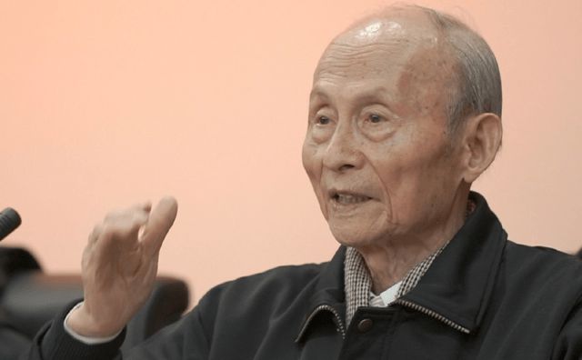 排协五千字批郎平，人民日报两度发文力挺：英雄形象不容玷污