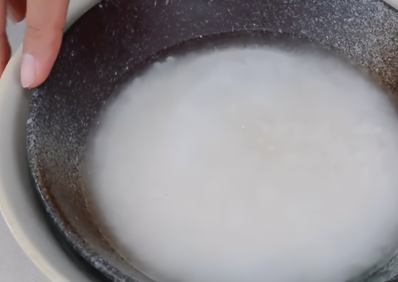 煮粥的時候，不要直接放進鍋裡煮，教你1個方法，煮出來的粥濃稠