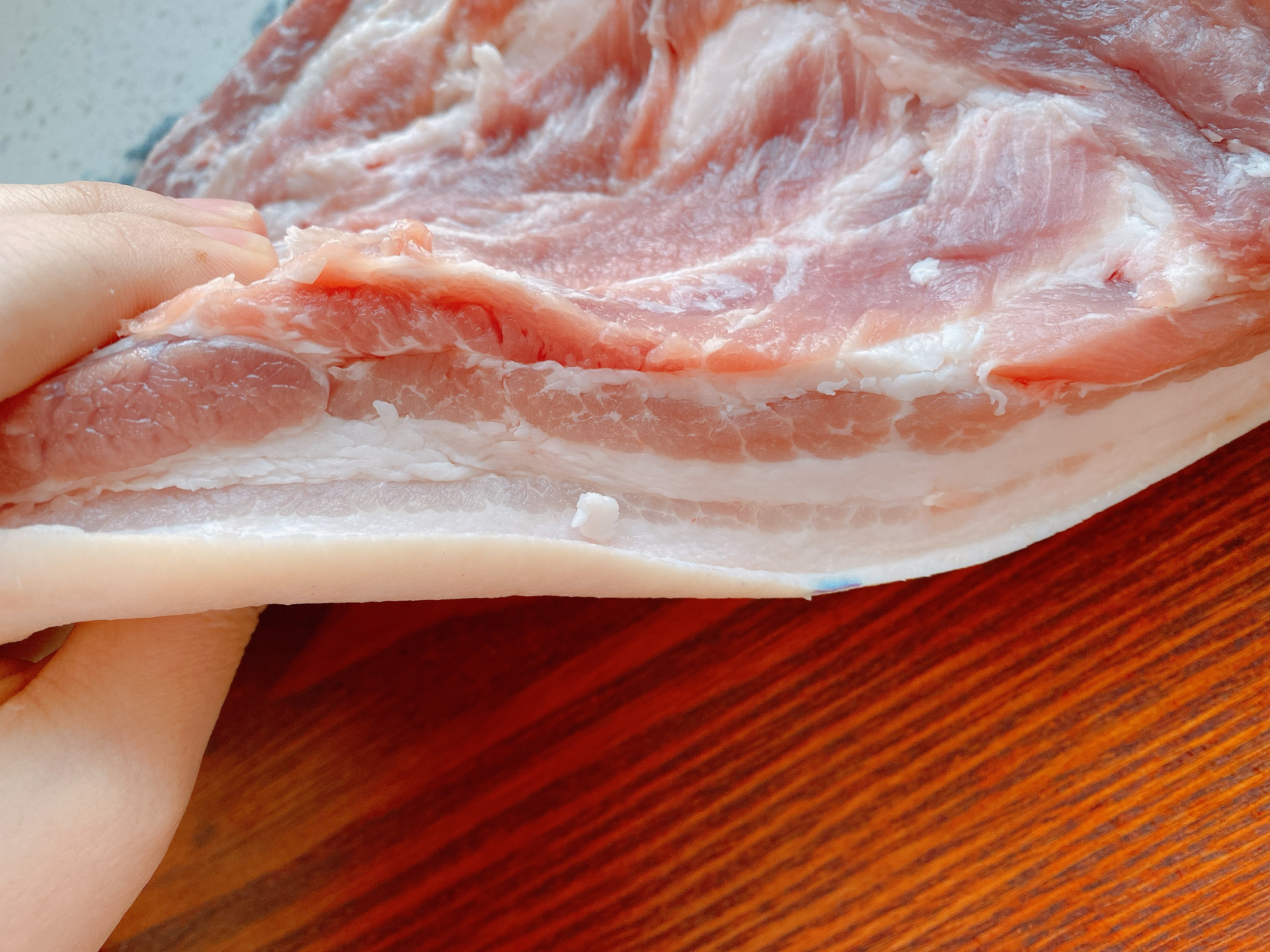 過年炸扣肉總失敗也不起泡，找到5個關鍵點，做出正宗的虎皮扣肉