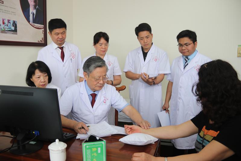 中医服务率深圳第一，北京中医药大学深圳医院（龙岗）进入全国百强