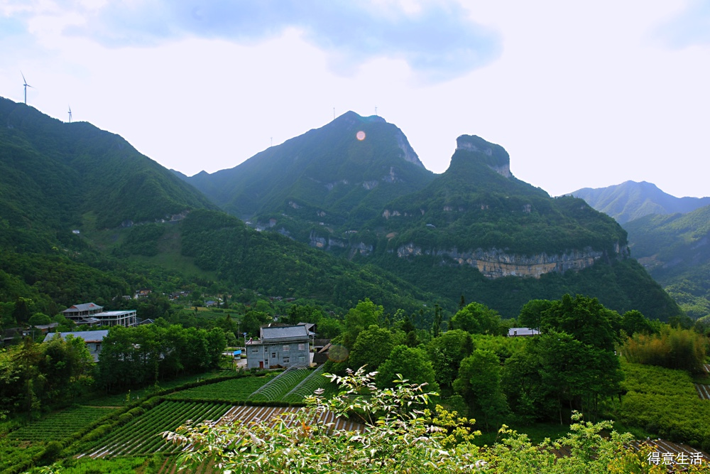 用了一个周末加两天休息时间，自驾去了一趟鄂