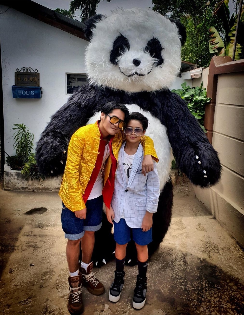 曹格晒照为儿子庆生，13岁Joe长成帅气少年，Grace姐姐可爱出镜