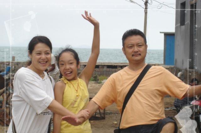 23岁爆红，娶18岁初恋，28岁儿子夭折，欧阳奋强如今怎样了？