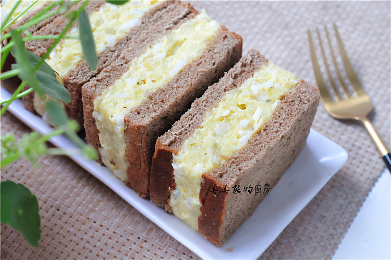 入夏瞌睡多，早餐就愛雞蛋夾！ 5分鐘搞定，低脂高能量，太香了