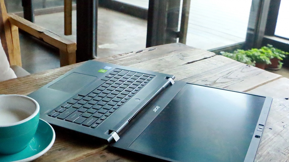 Acer TravelMate P6笔记本测评：谁说轻薄时尚与高性能不可兼得？
